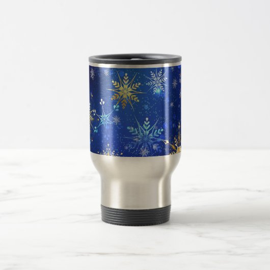 XMAS Blue Background mit goldenen Schneeflocken Reisebecher (Mittel)