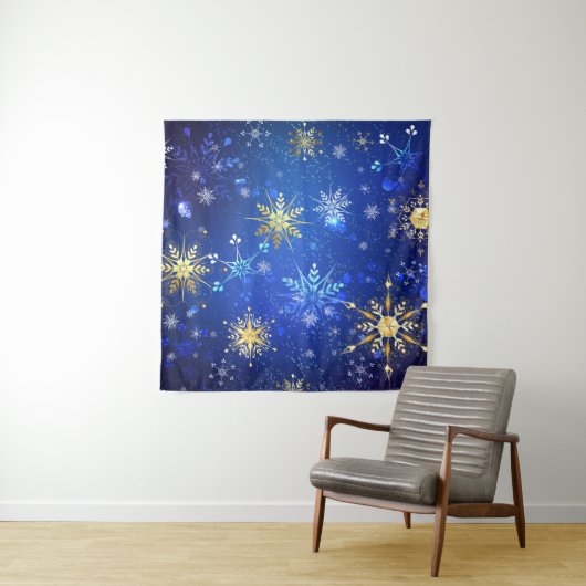 XMAS Blue Background with Golden Snowflakes Wandteppich (Beispiel)