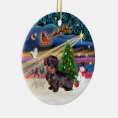 Xmas Magic - Drahthaarige Dackel Keramikornament (Rechts)