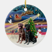 Xmas Magic - Labradors (schwarz + Schokolade) Keramik Ornament (Hinten)