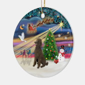 Xmas Magic - Poodle (Standardschokolade) Keramikornament (Links)