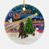 Xmas Magic - Poodle (Standardschokolade) Keramikornament (Hinten)