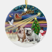 Xmas Magic (R) - Zwei englische Bulldogs Keramikornament (Vorne)