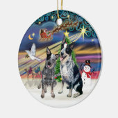 Xmas Magic - Zwei australische Rinder-Hunde Keramik Ornament (Links)