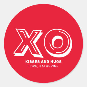 XO küsst und umarmt modernen, roten Text niedlich Runder Aufkleber