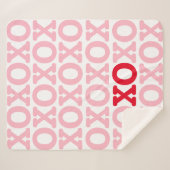 XO Valentine Hugs Kisses Pattern Pink Red Sherpadecke (Vorderseite (Horizontal))