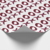 XO X O Hugs & Kisses in Red Trendy Wrapping Paper Geschenkpapier (Ecke)