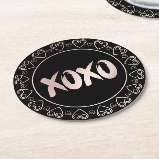 XOXO Herz rot pink | Handgebuchstabe Pinselstrich Runder Pappuntersetzer (Angewinkelt)