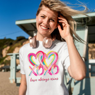 XOXO Herzen Liebe Gewinnt Immer Lustiger Valentins Tri-Blend Shirt