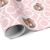 XOXO Hugs & Kisses 2 Photo Pink Brush Script Geschenkpapier (Rolleneckpunkt)