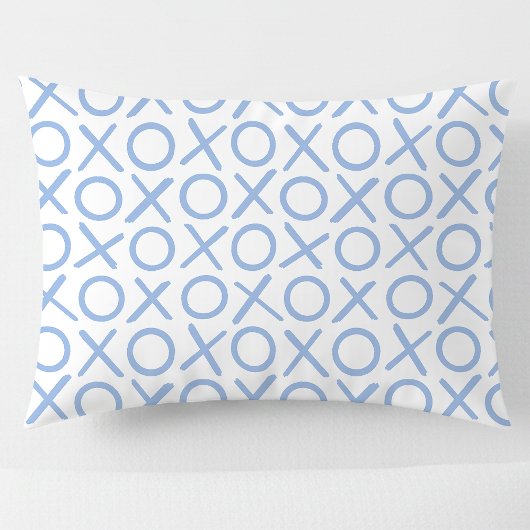 XOXO Hugs & Kisses Blue White Modern Pattern Kissenbezug
