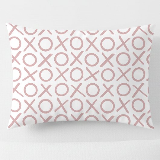 XOXO Hugs & Kisses Dusty Pink White Modern Pattern Kissenbezug