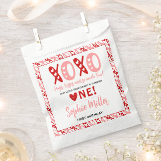 XOXO Hugs & Kisses Valentine's Day 1st Birthday Geschenktütchen
