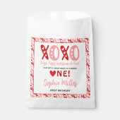XOXO Hugs & Kisses Valentine's Day 1st Birthday Geschenktütchen (Vorderseite)