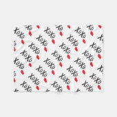 XoXo-Hugs-Kisses-with-Red-Lips Fleecedecke (Vorderseite (Horizontal))