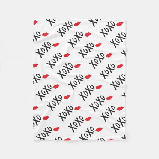 XoXo-Hugs-Kisses-with-Red-Lips Fleecedecke (Vorderseite)