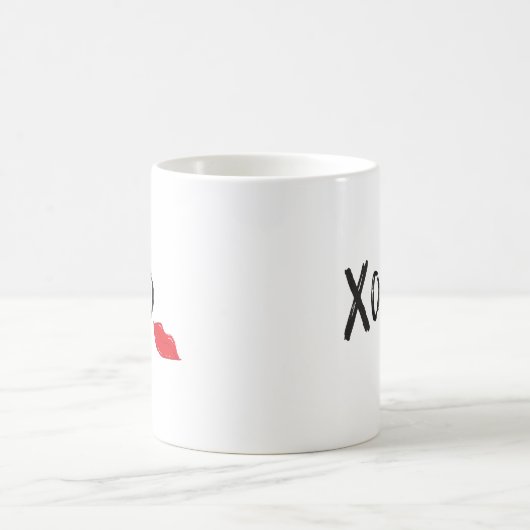 XoXo-Hugs-Kisses-with-Red-Lips Kaffeetasse (Mittel)