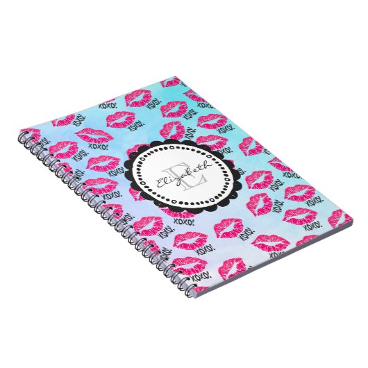 XOXO Muster mit rosa Kissy Lips Monogramm Notizblock (Rechte Seite)
