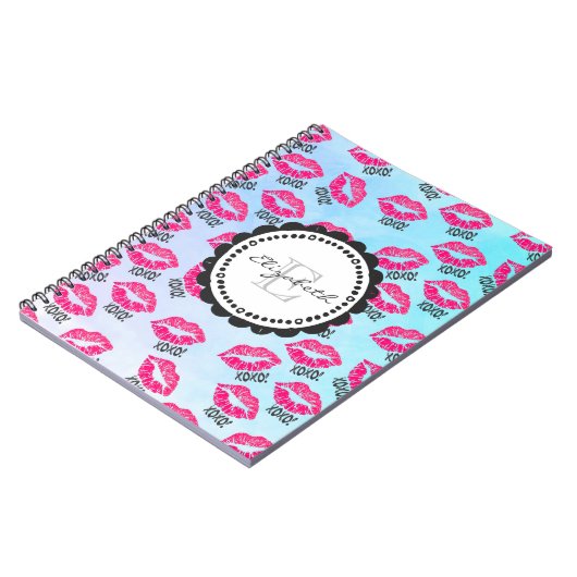 XOXO Muster mit rosa Kissy Lips Monogramm Notizblock (Linke Seite)
