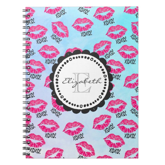 XOXO Muster mit rosa Kissy Lips Monogramm Notizblock (Vorderseite)