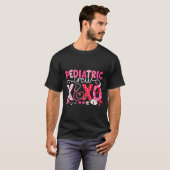 Xoxo Nurse Pediatric Crew Nurse Valentine Leopard T-Shirt (Vorne ganz)