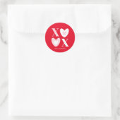 XOXO Rot-Rosa-Herzen Typografie niedliche Brauch Runder Aufkleber (Tasche)