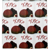 XOXO Valentine Bonbon and Dark Chocolate Duschvorhang (Vorderseite)