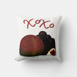 XOXO Valentine Bonbon and Dark Chocolate Kissen