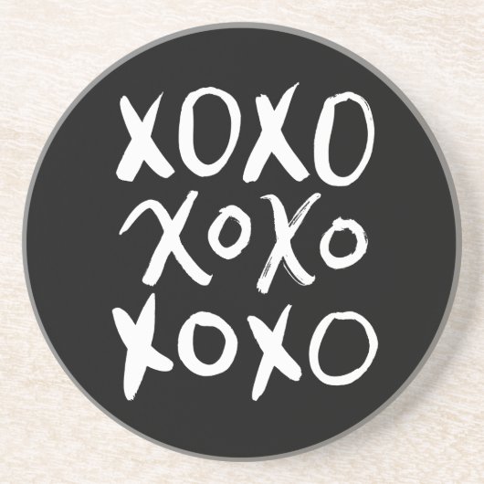 XOXO | weißes Bürsten-Skript Getränkeuntersetzer (Vorne)