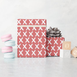X's Allover - Weiß auf dunkelrosa Geschenkpapier