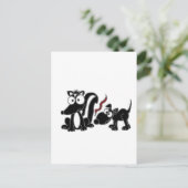 XX- Hunde Sniffing Skunk Hintern Cartoon Postkarte (Stehend Vorderseite)