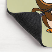 XX lustige Eule, die den Clarinet spielt Mousepad (Ecke)
