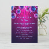 Y2K Holographic New Year’s Eve Invitation | Neon Einladung (Stehend Vorderseite)