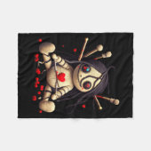 Y Cute Sitting Voodoo Doll Halloween Valentine Day Fleecedecke (Vorderseite (Horizontal))