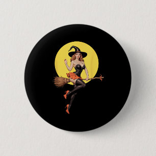 Y Halloween-Hexe Pin-up-Girl auf einem Besenstiel Button