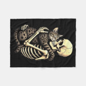Y Skeleton Hugging Cat Halloween Lovers Human Pro  Fleecedecke (Vorderseite (Horizontal))