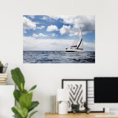 Yacht auf dem offenen Meer Poster (Heimbüro)