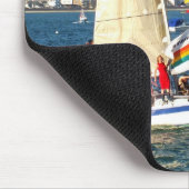 Yacht mit Flaggen Mousepad (Ecke)