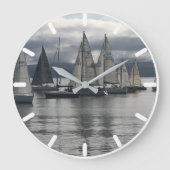 Yachten in Rothesay Bay, Schottland. Große Wanduhr (Vorderseite)