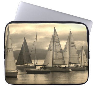 Yachten in Rothesay Bay, Schottland. Laptopschutzhülle