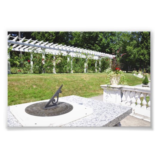 Yaddo Gardens Sun Dial von 1904 Fotodruck (Vorne)