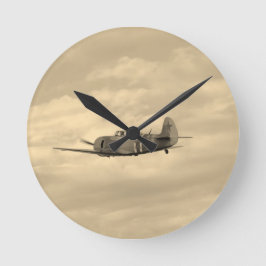 Yak 11 im Flug Runde Wanduhr