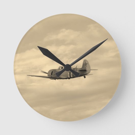 Yak 11 im Flug Runde Wanduhr (Vorderseite)