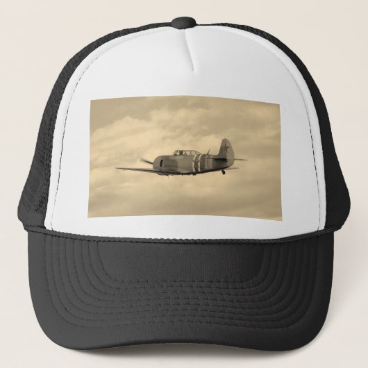 Yak 11 im Flug Truckerkappe (Vorderseite)