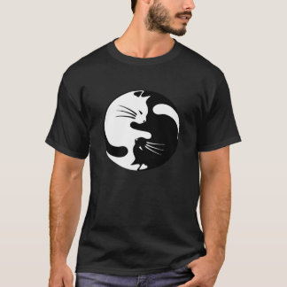 Yang cat Essential T-Shirt