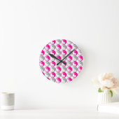 Yang-Muster in Grau und Rosa Runde Wanduhr (Zuhause)