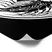 Yang Yang Scorpions in Weiß und Schwarz Poster (Ecke)