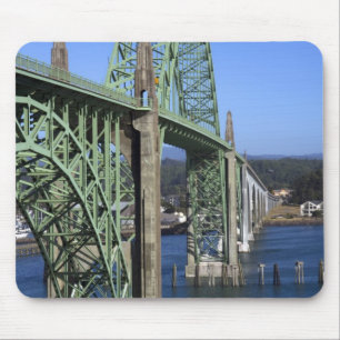 Yaquina Bay Bridge über die Yaquina Bay Mousepad