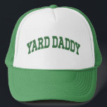 Yard Daddy Funny Lawn Mowing Vater Gartage Vater Truckerkappe<br><div class="desc">Fordern Sie Ihren Titel mit diesem kühnen LKW-Hut von "Yard Daddy" an - perfekt für Väter,  die den Rasen mit Stil,  Streifen und ernsthaftem Rasenmäher beherrschen. Das ultimative Shirt für Hinterhoflegenden! Ein lustiges Geschenk für Vatertag,  Geburtstage oder Wochenendkrieger,  die das Grasschneiden ernst nehmen (aber nicht zu ernst).</div>