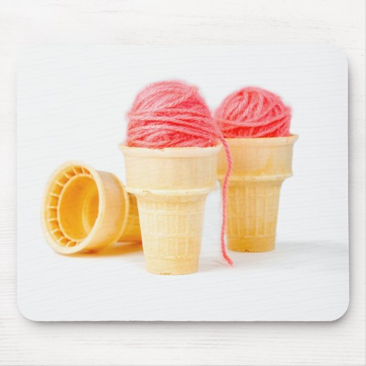 Yarn Ice Cream Cones Mousepad (Vorne)
